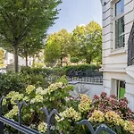 Generous Family-Apartment With Two Seperate Bedrooms Close To The U-Bahn