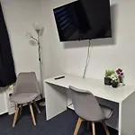 Modern Apartment For 6 Guests