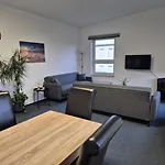 Modern Apartment For 6 Guests
