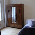 Uhland-Lodge