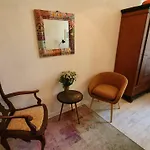 Charmantes großes Zimmer