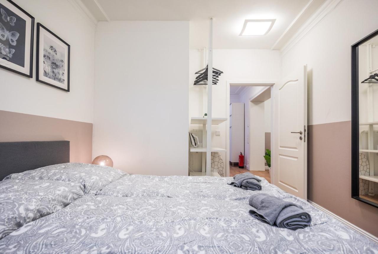 Apartment Generous Family-apartment With Two Seperate Bedrooms Close To The U-bahn Hamburg