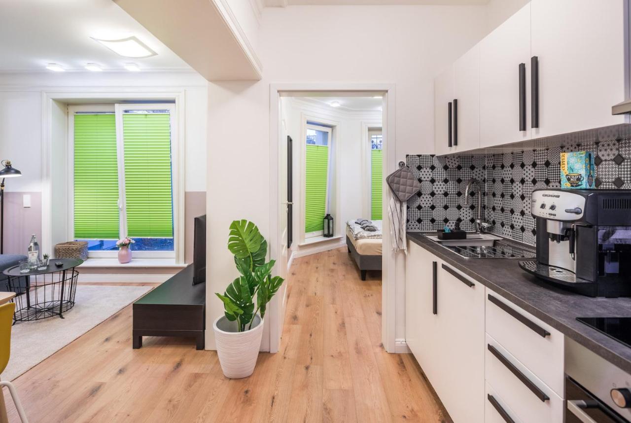 Generous Family-apartment With Two Seperate Bedrooms Close To The U-bahn * Hamburg