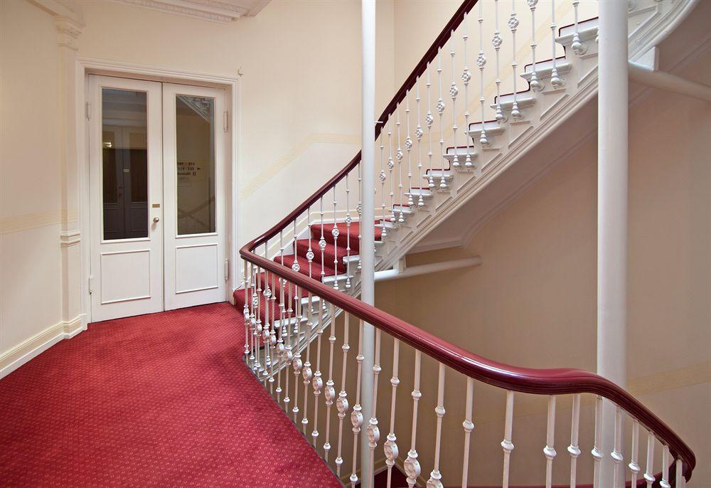 Garner Hotel Hamburg - Graf Moltke 3*