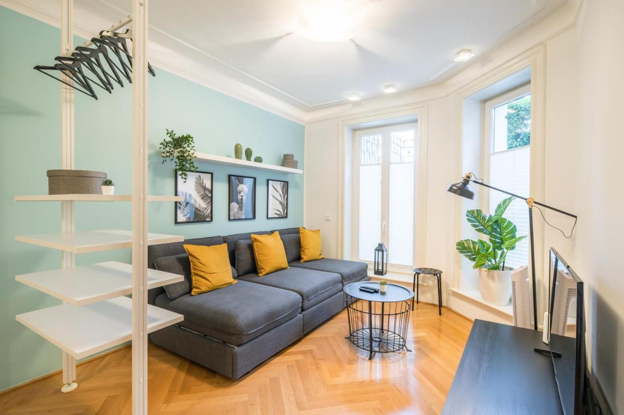 Apartment Generous Family-apartment With Two Seperate Bedrooms Close To The U-bahn Hamburg