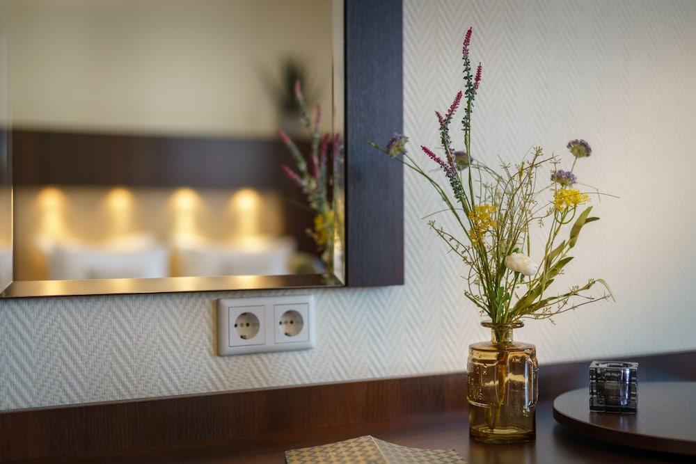 Garner Hotel Hamburg - Graf Moltke 3*