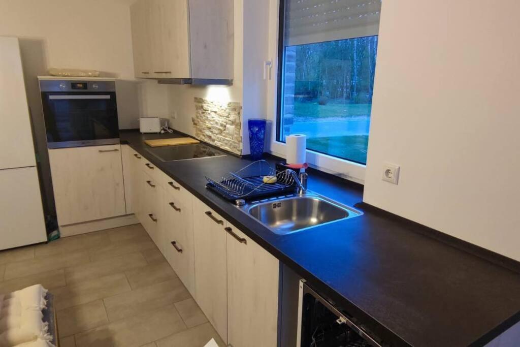 Apartment Neubau, Moderne Haushaelfte In *