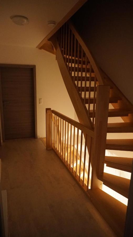 Neubau, Moderne Haushaelfte In *