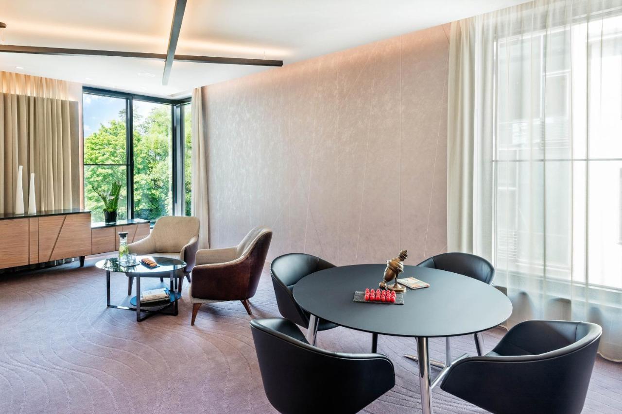 Le Meridien 5*