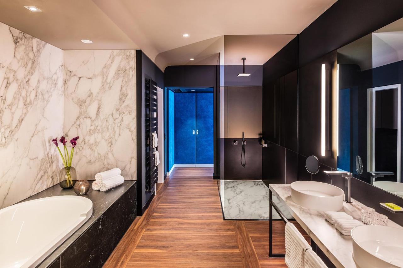 Le Meridien Hotel 5*