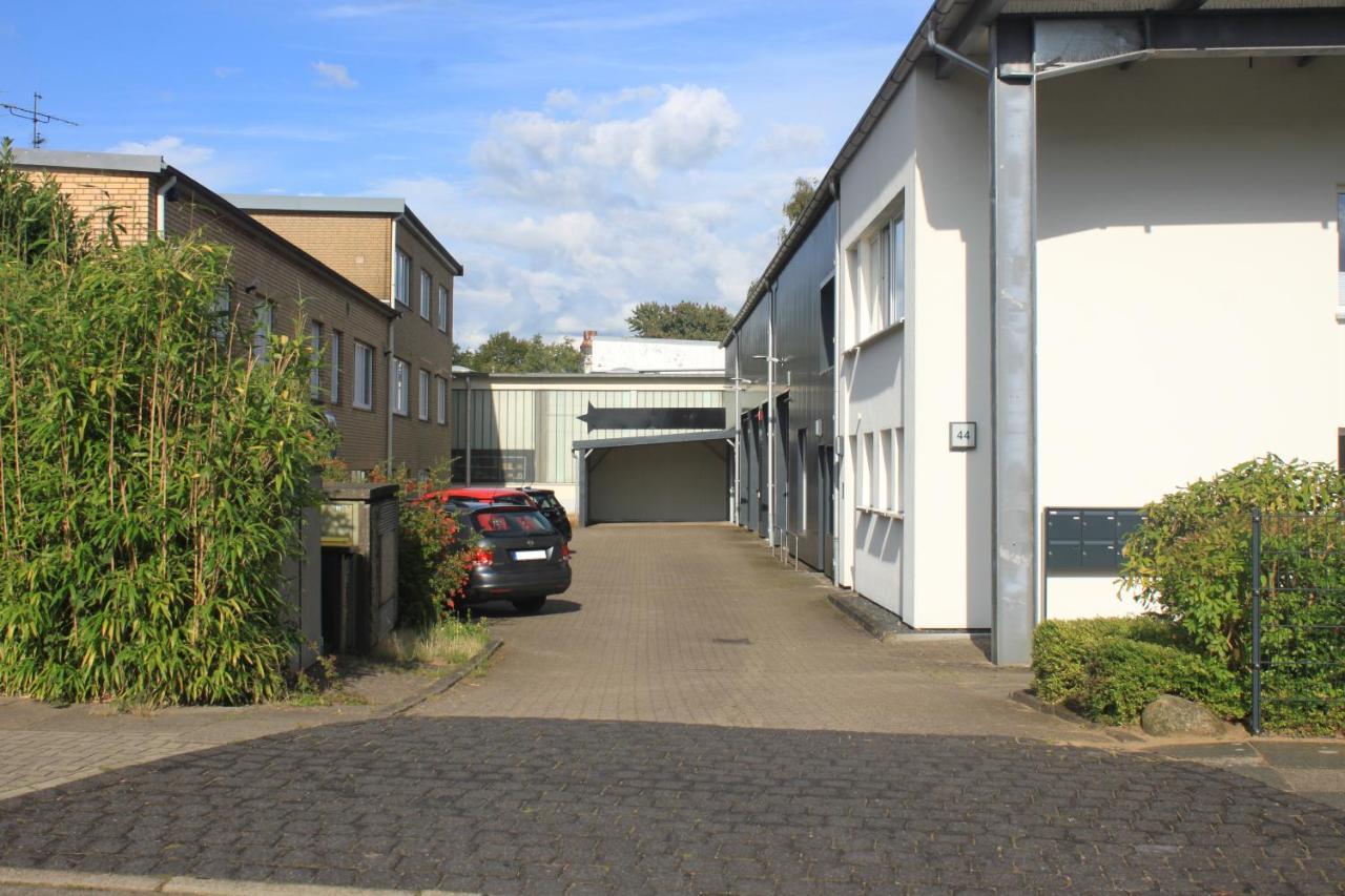 R B Am Airport - 1-4 Personen - Kueche - Smart Tv - Waschmaschine - Perfekt Fuer Geschaeftsreisende Oder Familien Apartment Hamburg