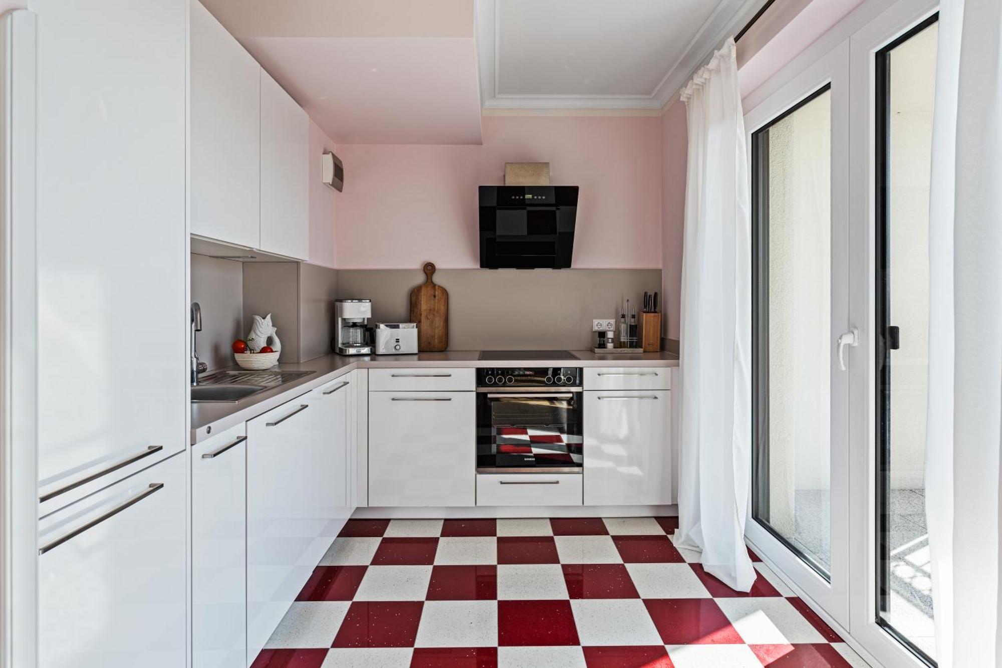 Cls Moderne City-wohnung Tiefgarage, Klimaanlage, 65 Zoll Smart-tv, E-laden, Balkon, Parken, Blick Ueber Hamburg, Cafe Im Haus, Bus Gegenueber, Flex Check In