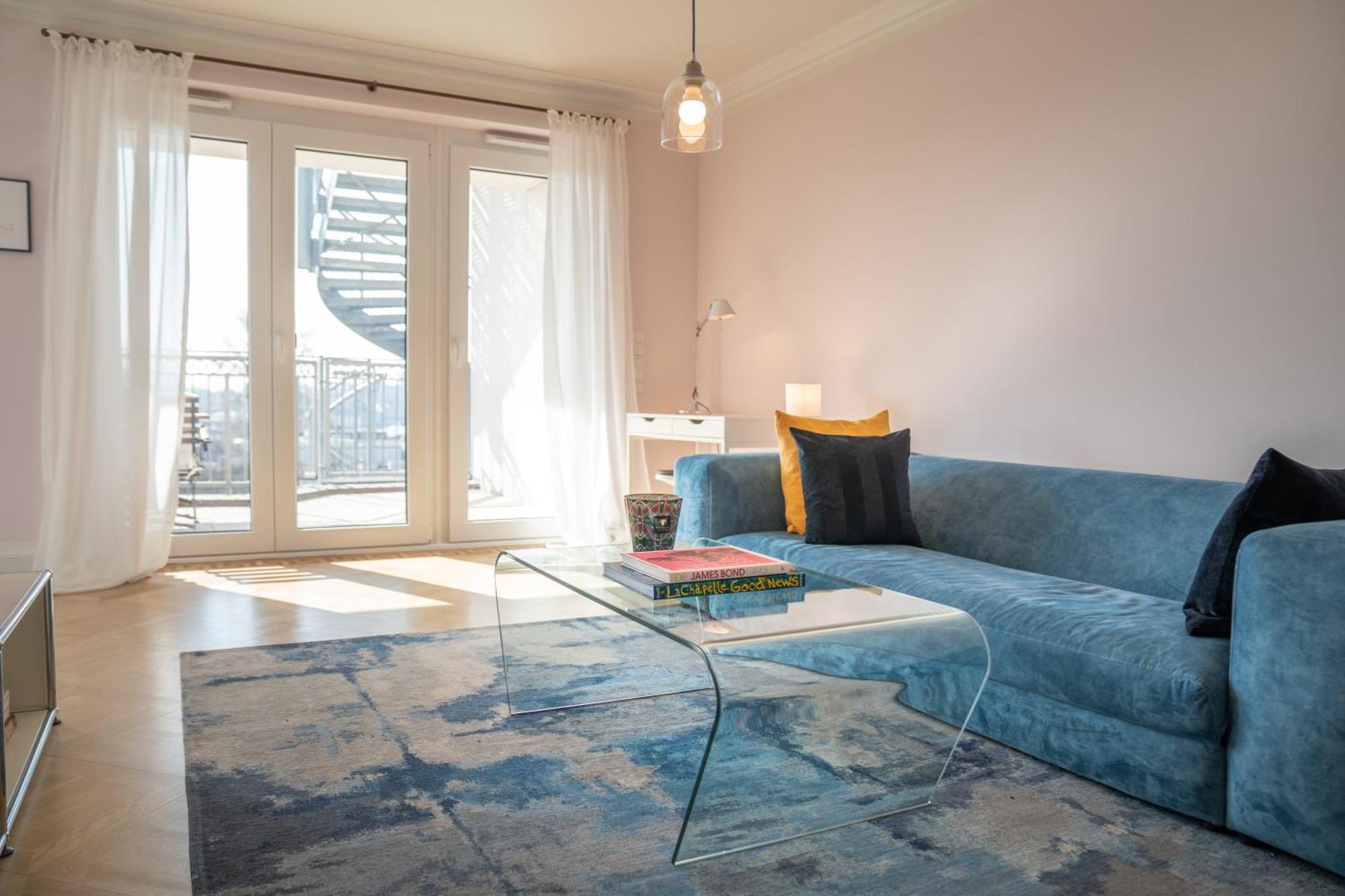Apartamento Cls Moderne City-wohnung Tiefgarage, Klimaanlage, 65 Zoll Smart-tv, E-laden, Balkon, Parken, Blick Ueber Hamburg, Cafe Im Haus, Bus Gegenueber, Flex Check In Hamburgo