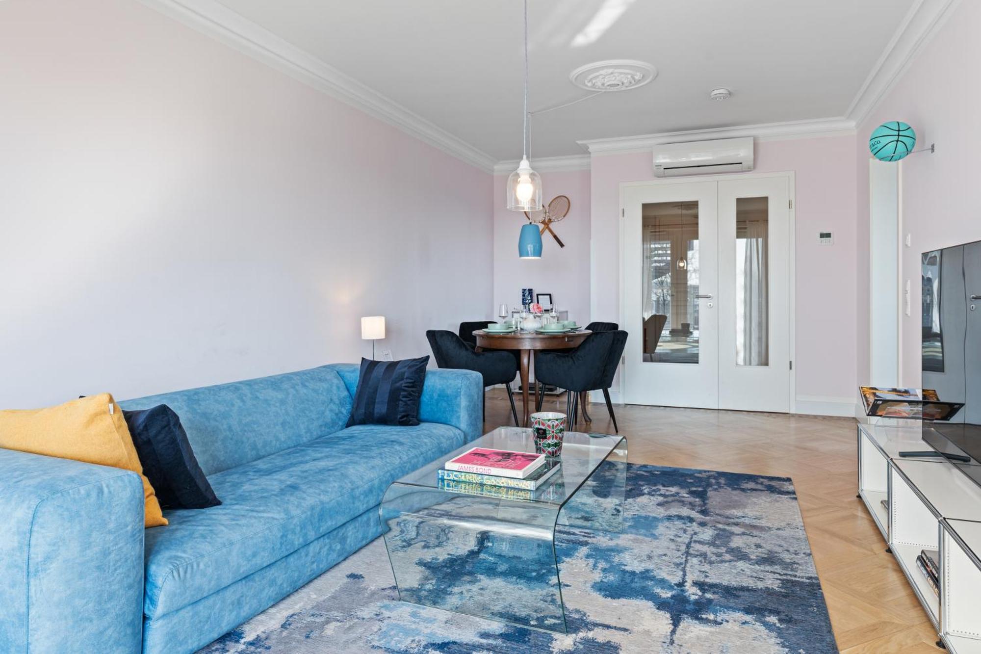 Apartamento Cls Moderne City-wohnung Tiefgarage, Klimaanlage, 65 Zoll Smart-tv, E-laden, Balkon, Parken, Blick Ueber Hamburg, Cafe Im Haus, Bus Gegenueber, Flex Check In