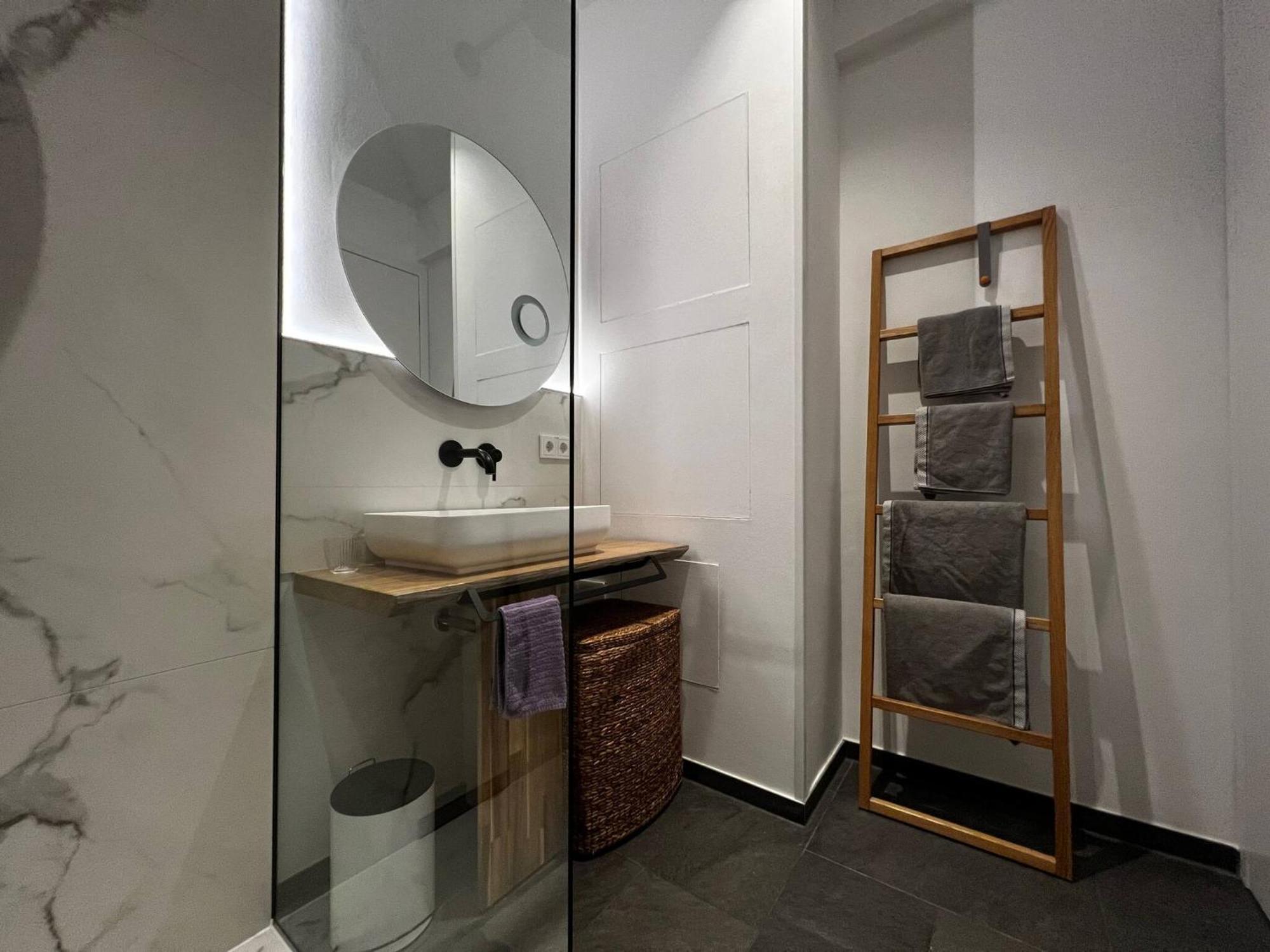 Neues Exclusives 2 Schlafzimmer * Hamburg