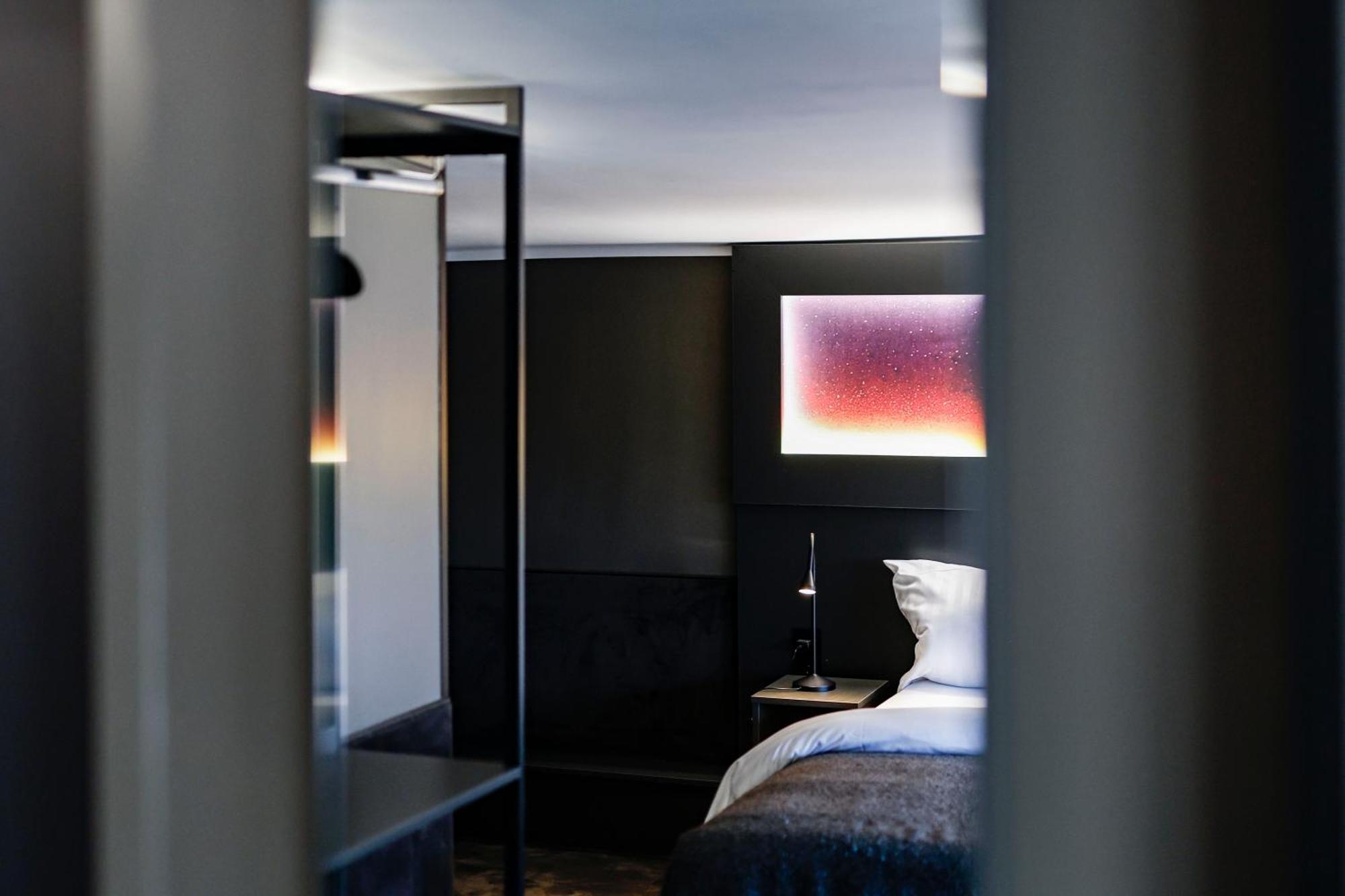 Sleephotels Cosmos Hotel *