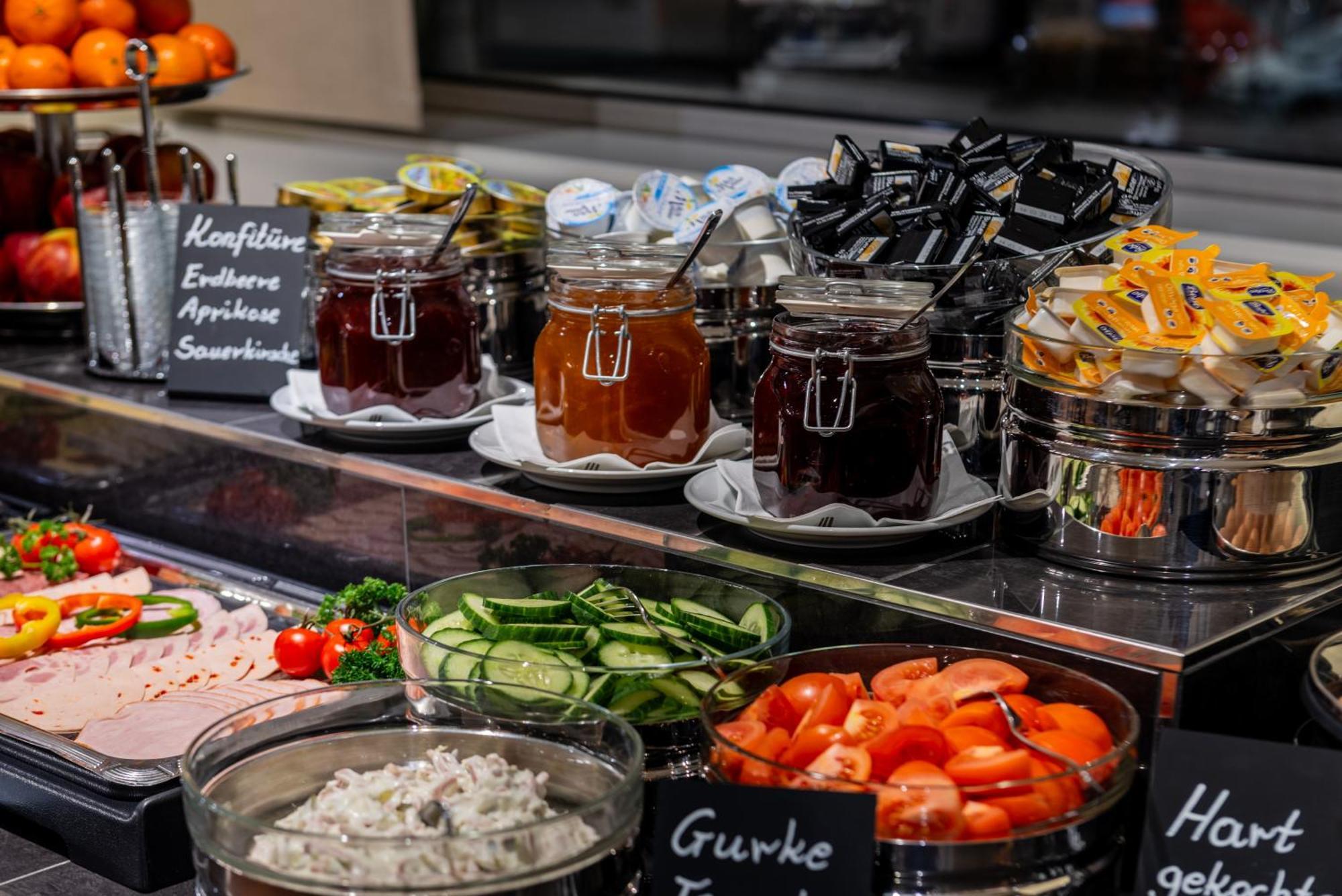 Garner Hotel Hamburg - Graf Moltke 3*