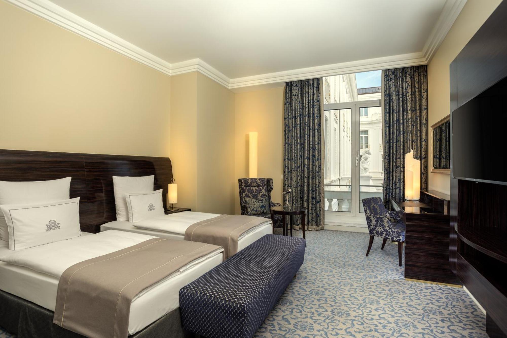 Atlantic Hamburg, Autograph Collection 5*