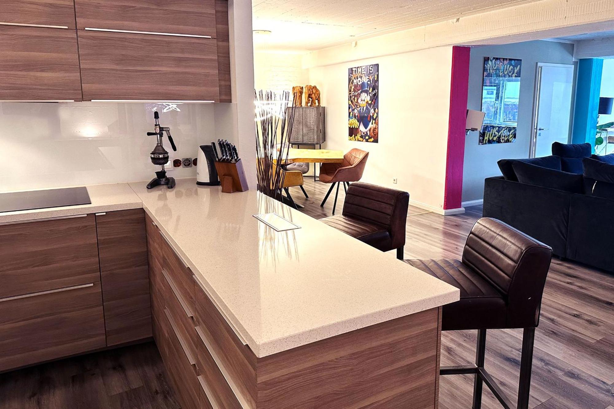 Exklusives Hafen-appartement Mit Whirlpool, Mit Wasserblick, City-nah & Eigenem Parkplatz *