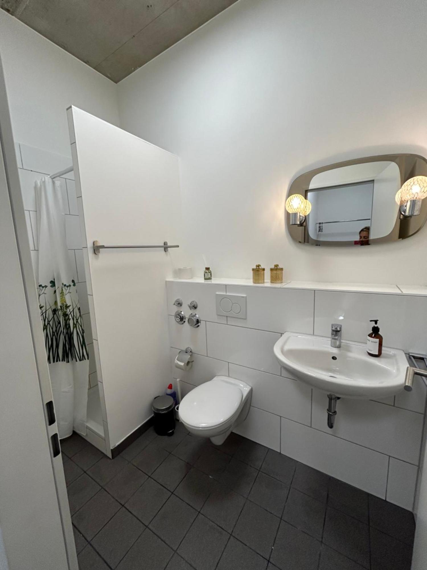 Appartement 35 Qm Grosses Mit Eigenem Badezimmer In Den Elbvororten