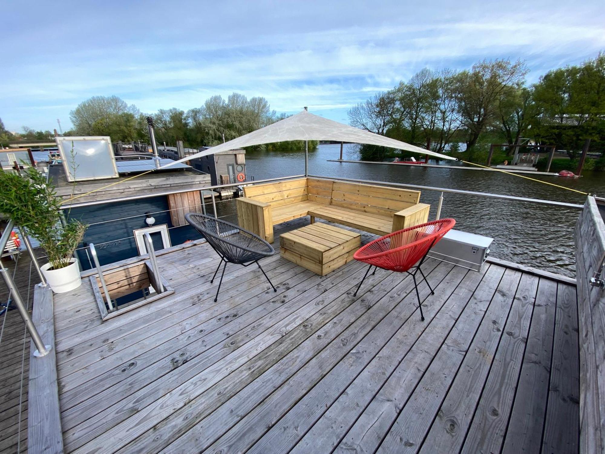 Hausboot Off Im Diamantgraben An Der Elbe Hamburgo
