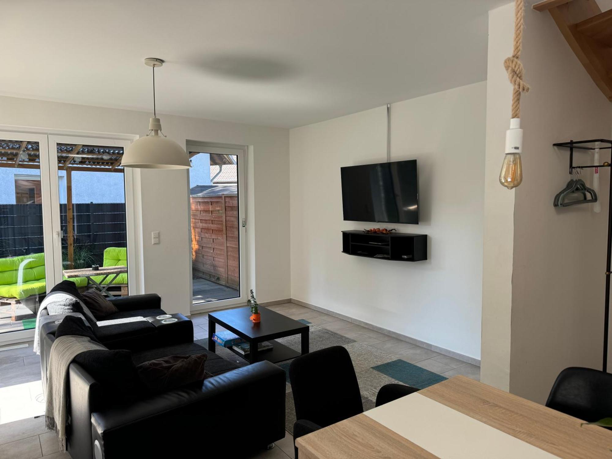 Neubau, Moderne Haushaelfte In Apartment Hamburg