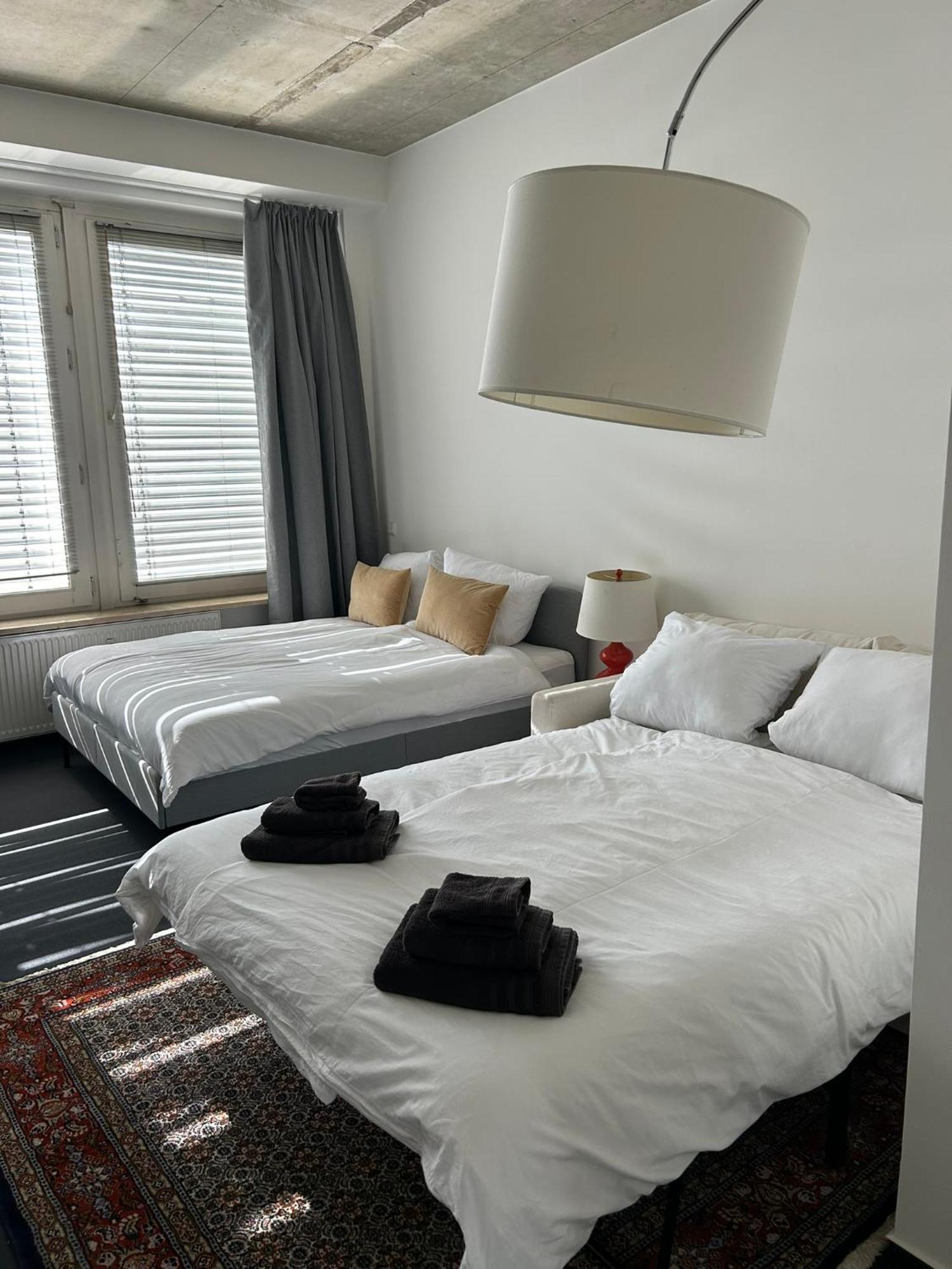 35 Qm Grosses Mit Eigenem Badezimmer In Den Elbvororten Appartement