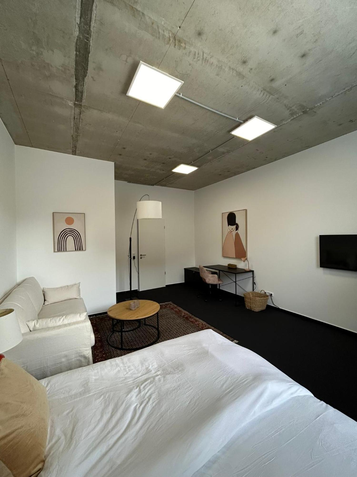 Appartement 35 Qm Grosses Mit Eigenem Badezimmer In Den Elbvororten *