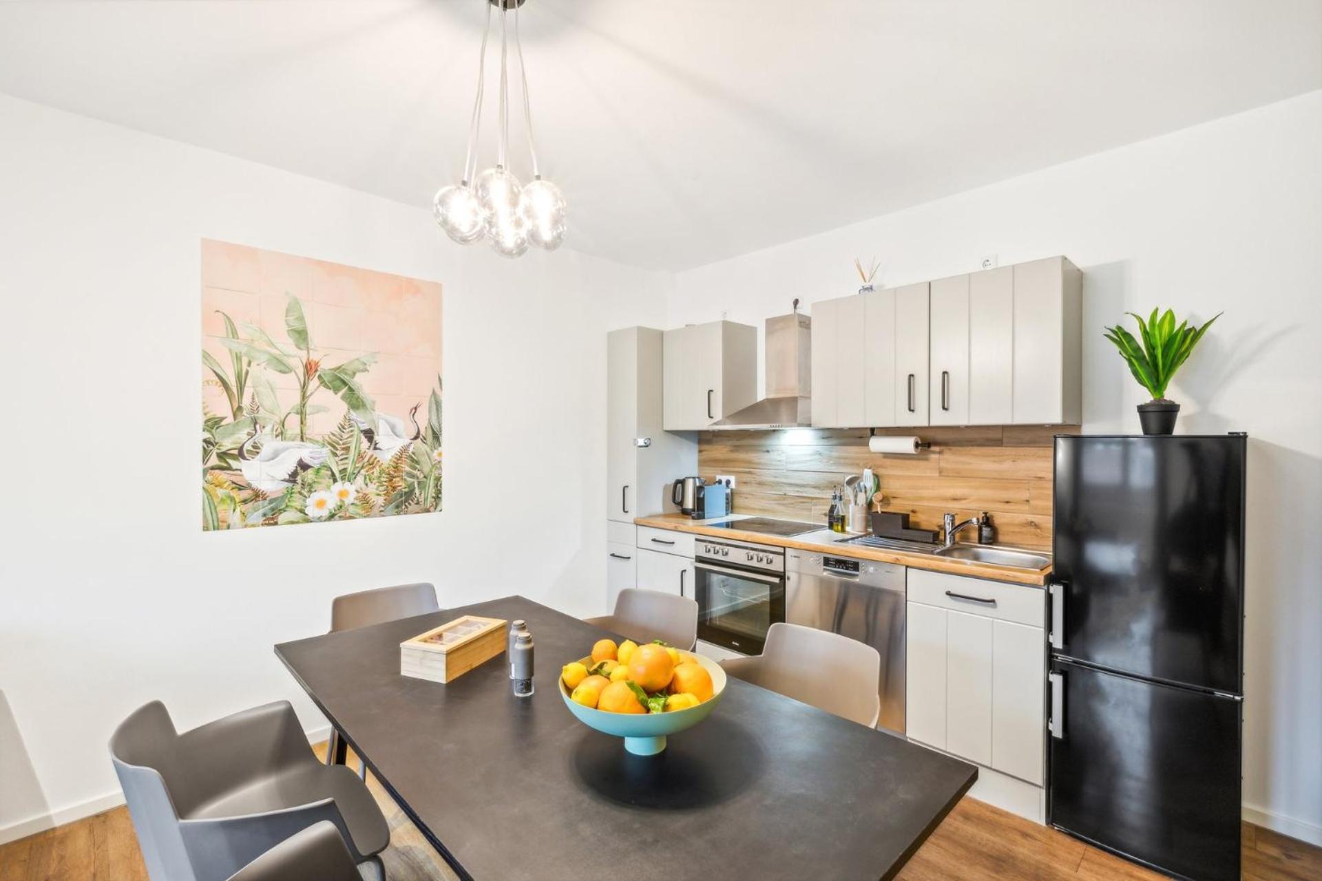 Business Kranich: 3 Zimmer, Infrastrukturlage Hh Langenhorn, Naehe Airport Apartment Hamburg