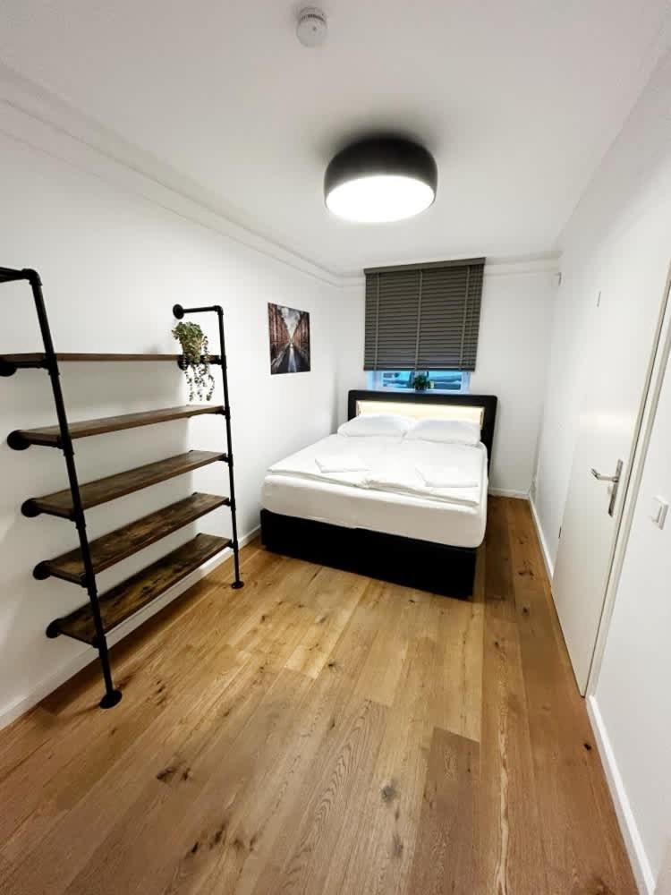 Spacious For 12 In *