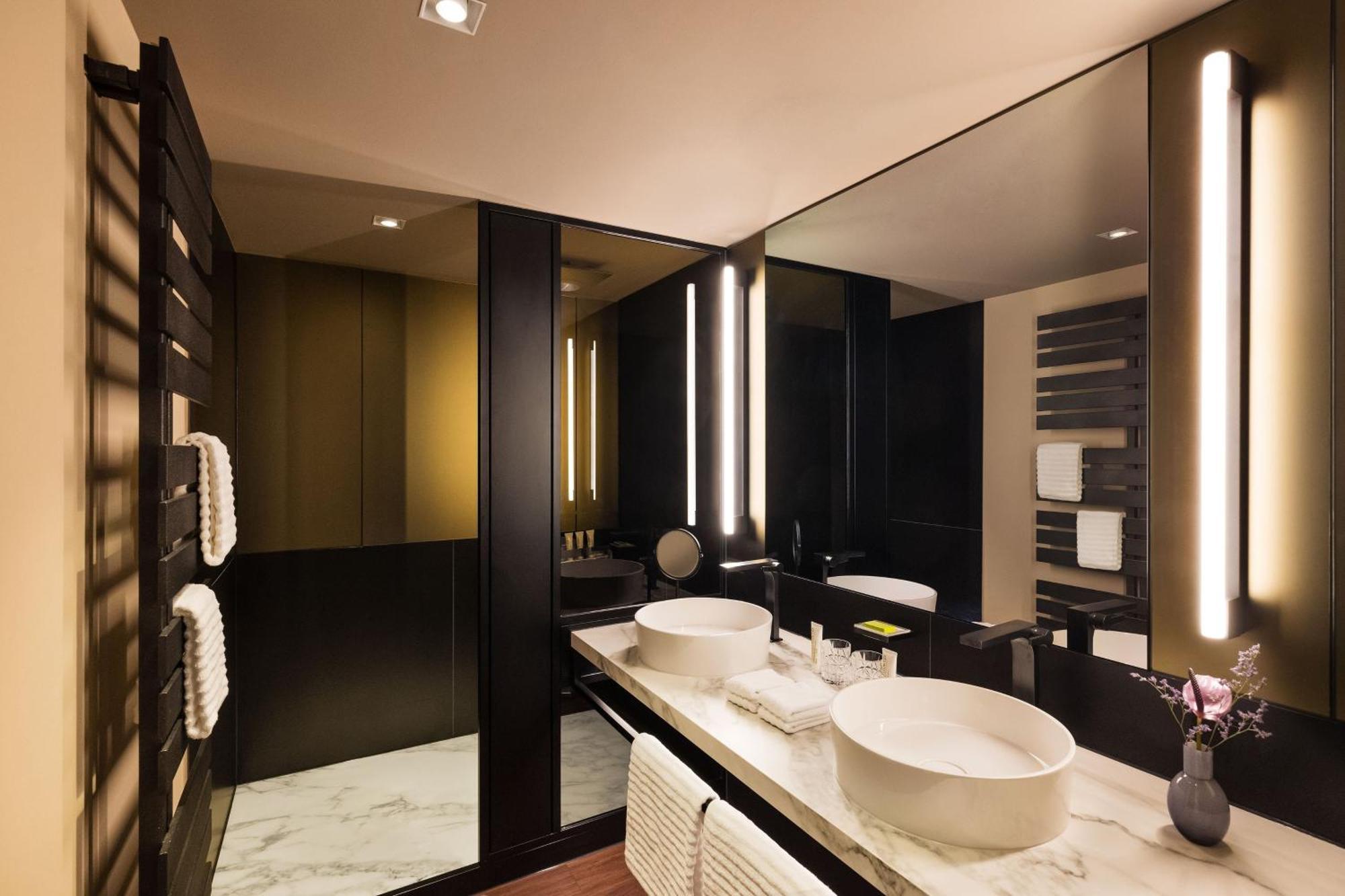 Le Meridien Hotel 5*