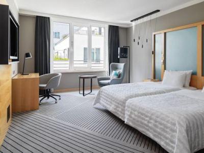 Le Meridien Hotel 5*