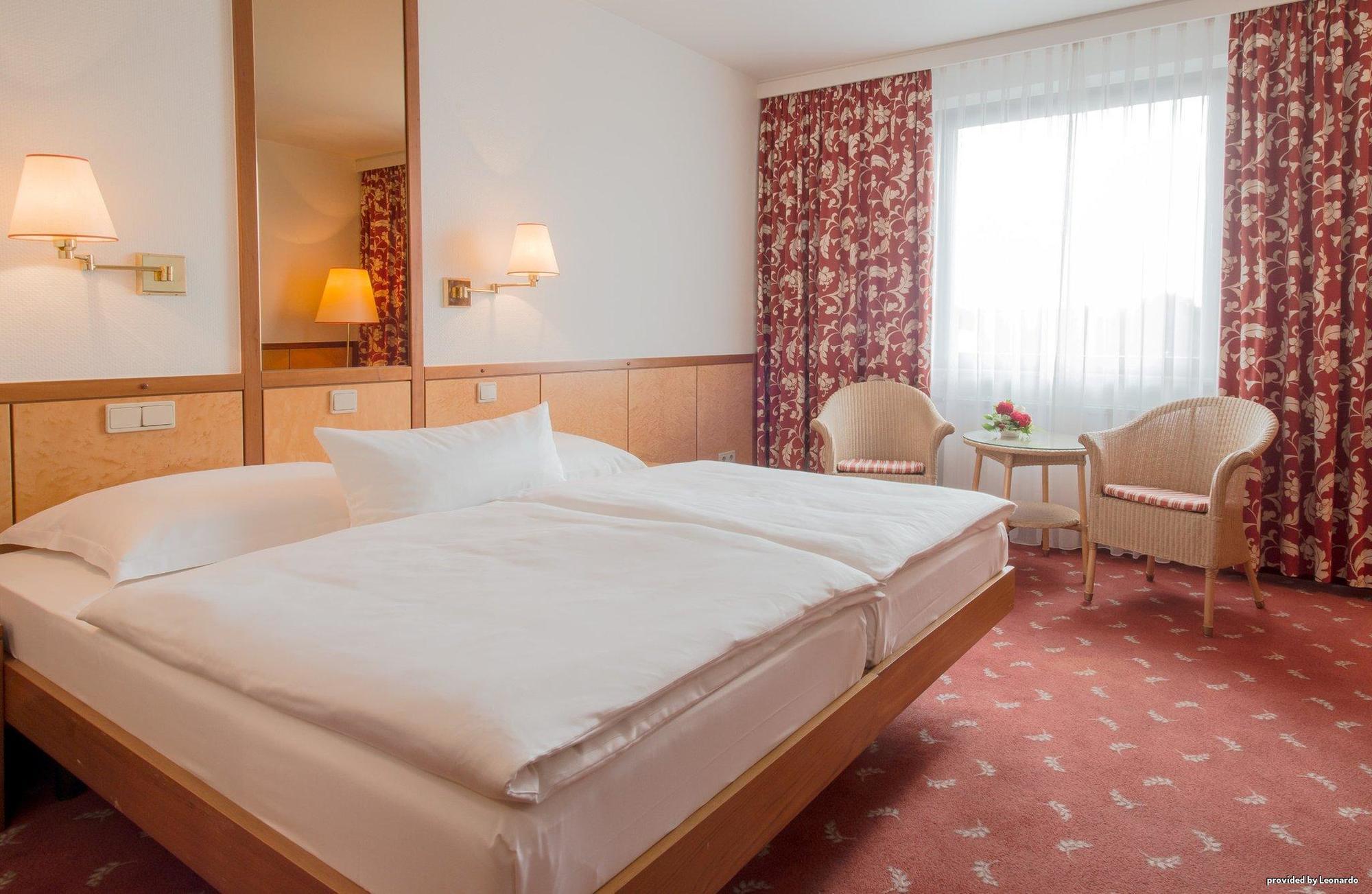 Western International Hotel