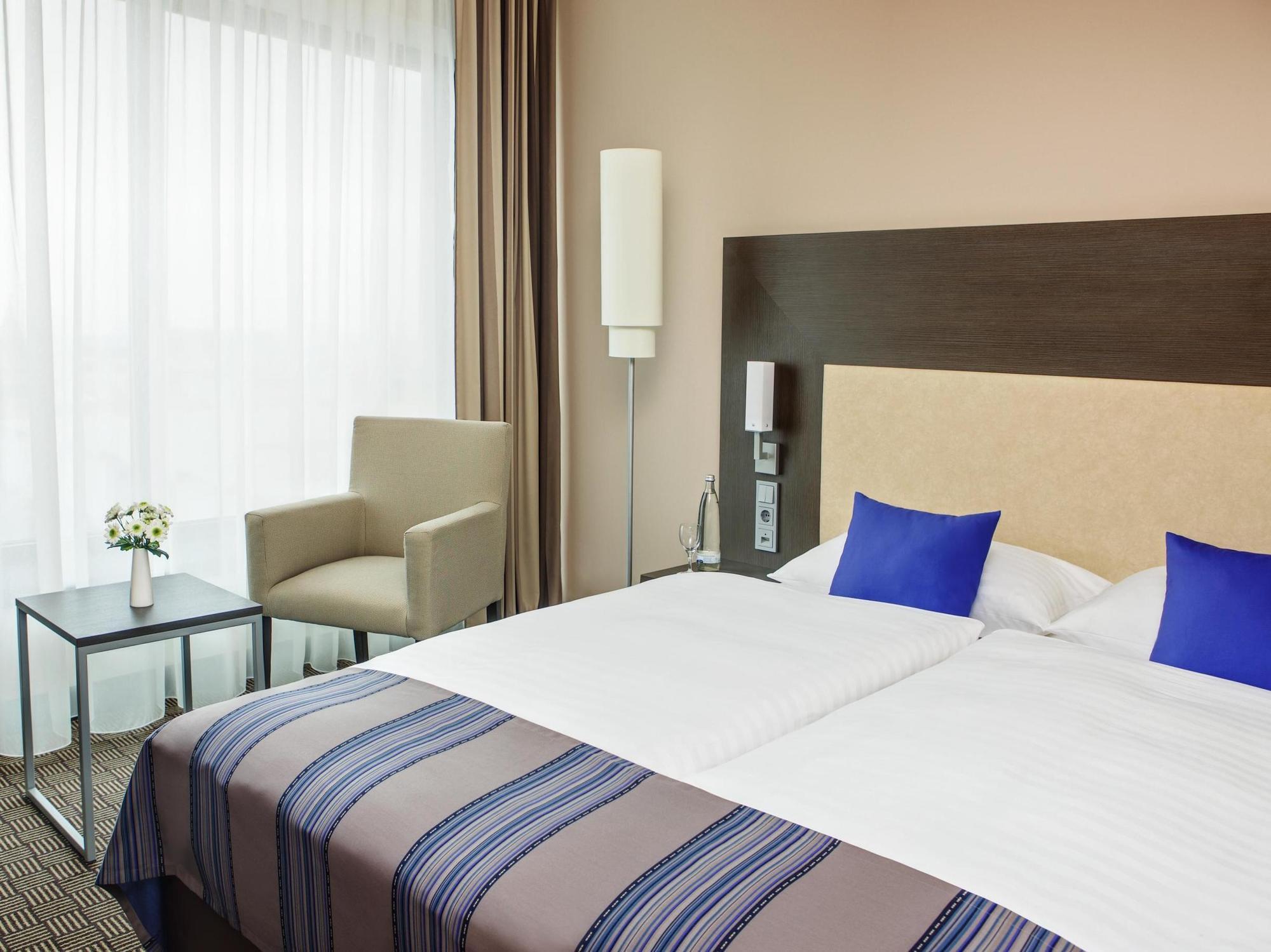 Intercityhotel Dammtor-messe 4*