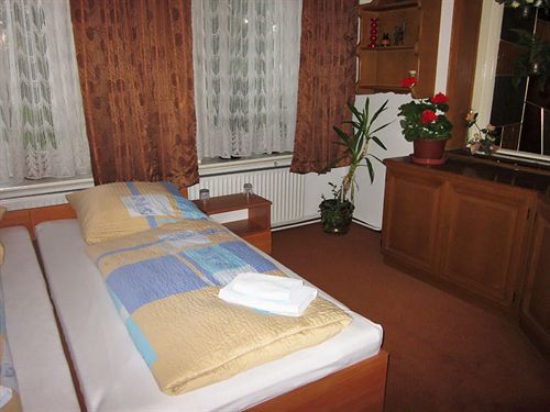 Hotel Wilhelmsburger Hof 2*