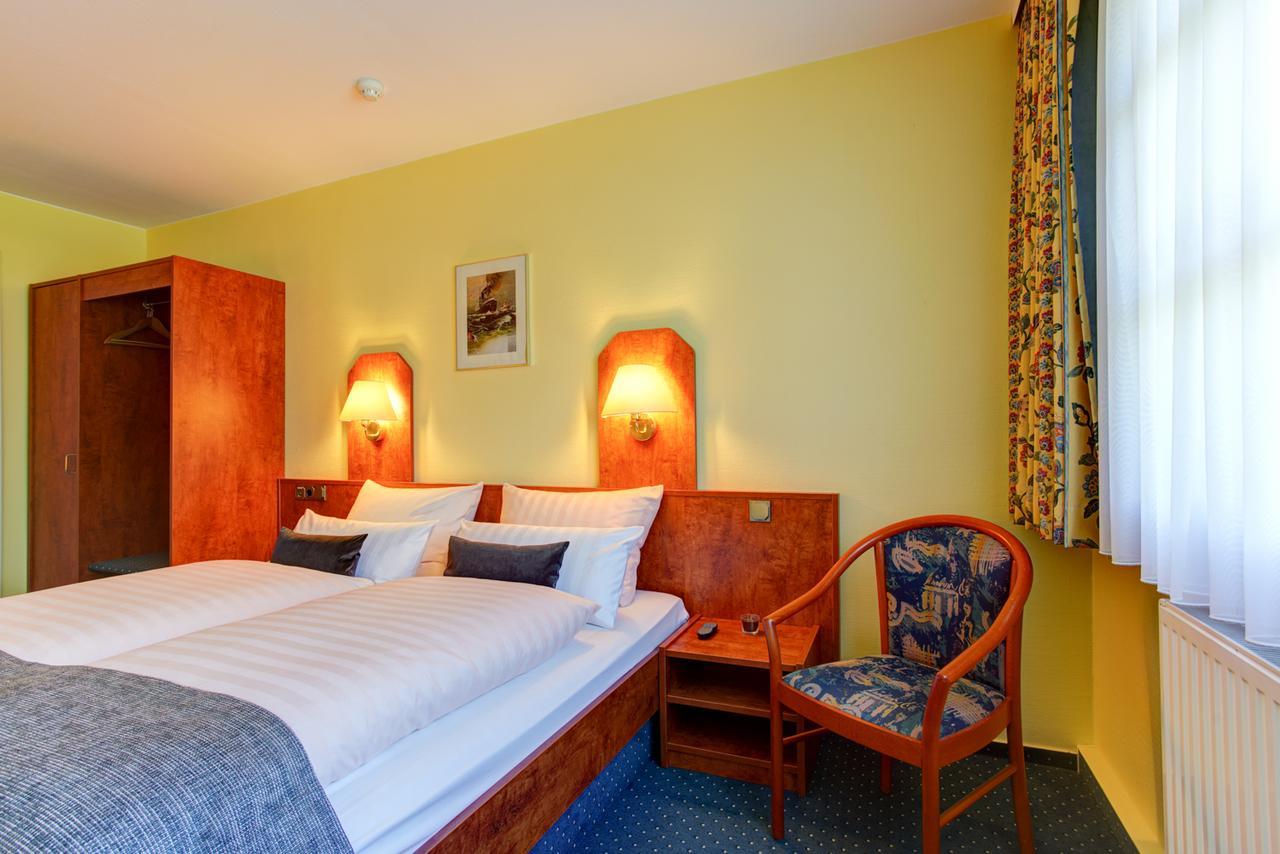 Hotel Elbinsel Free Parking 3*