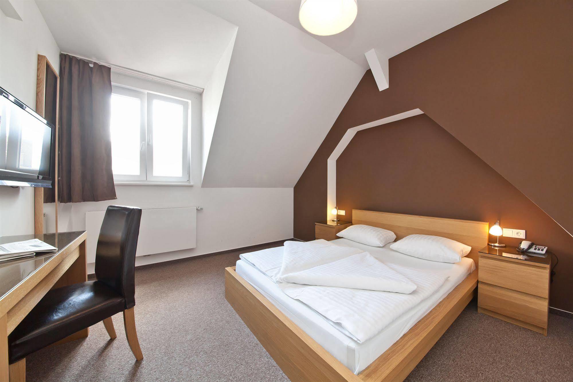 Holstenwall Neustadt 3*