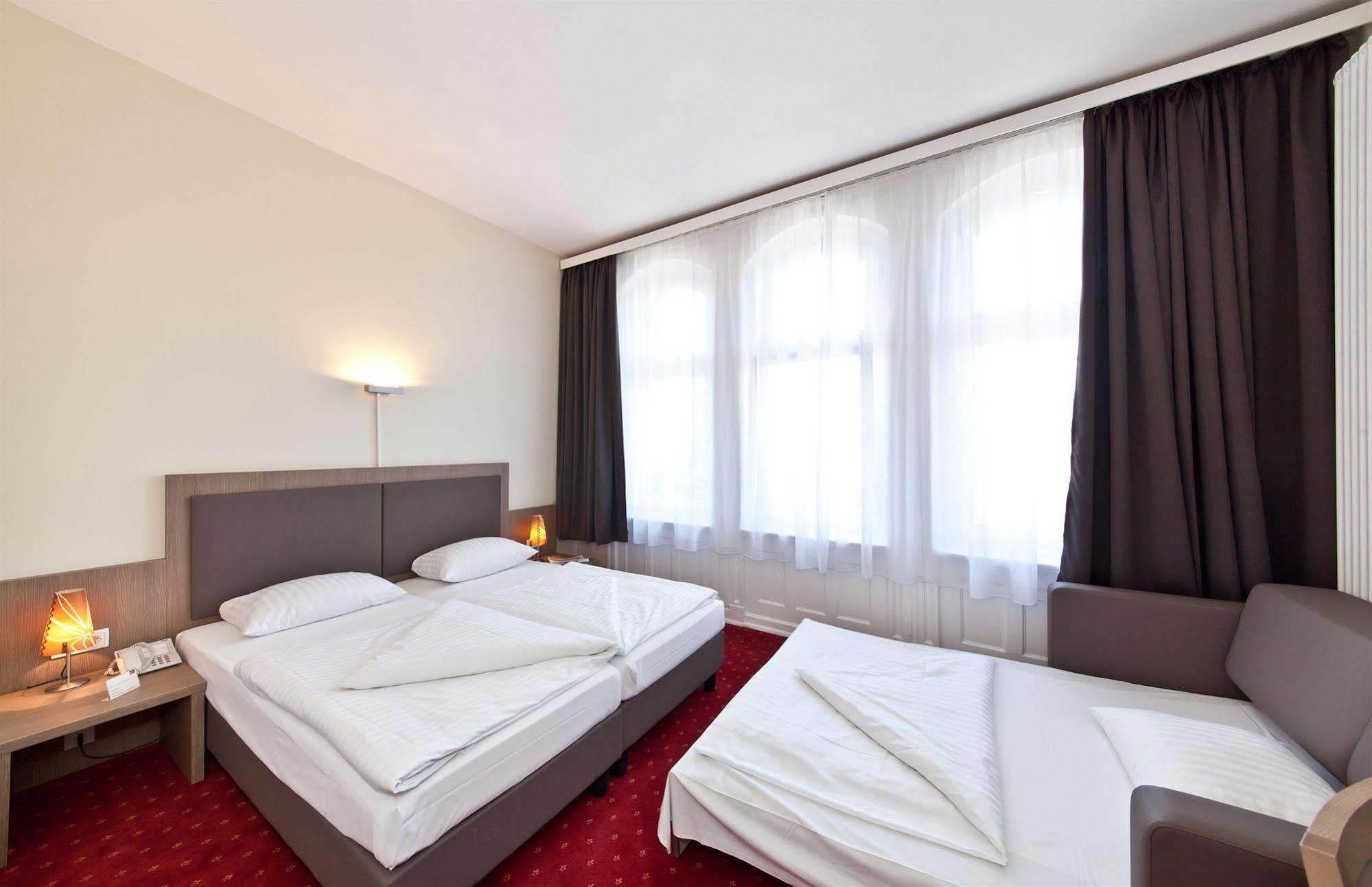Hotel Holstenwall Neustadt 3*