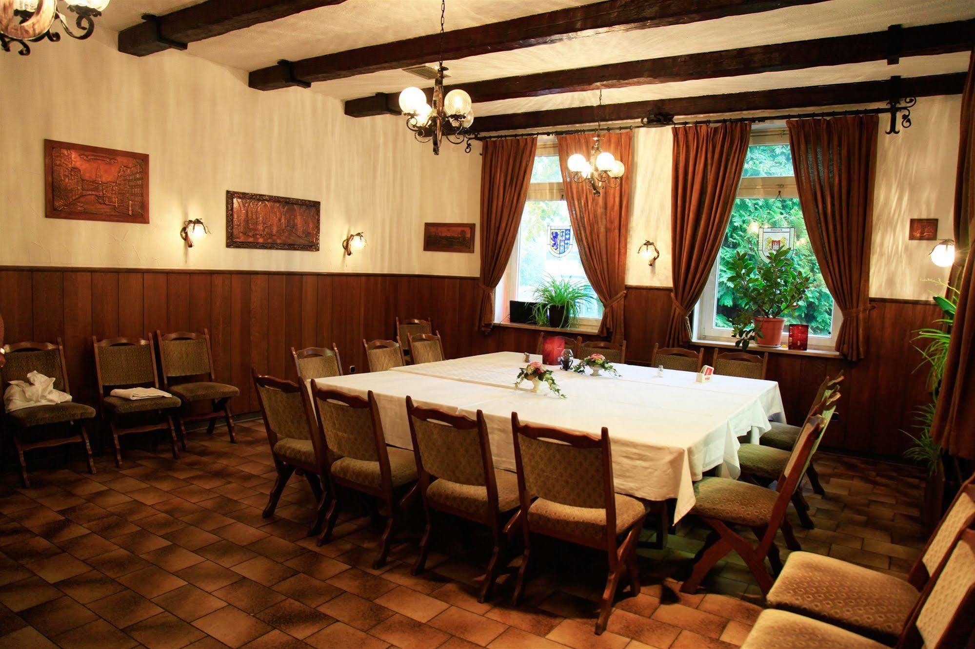 Wilhelmsburger Hof Hotel 2*