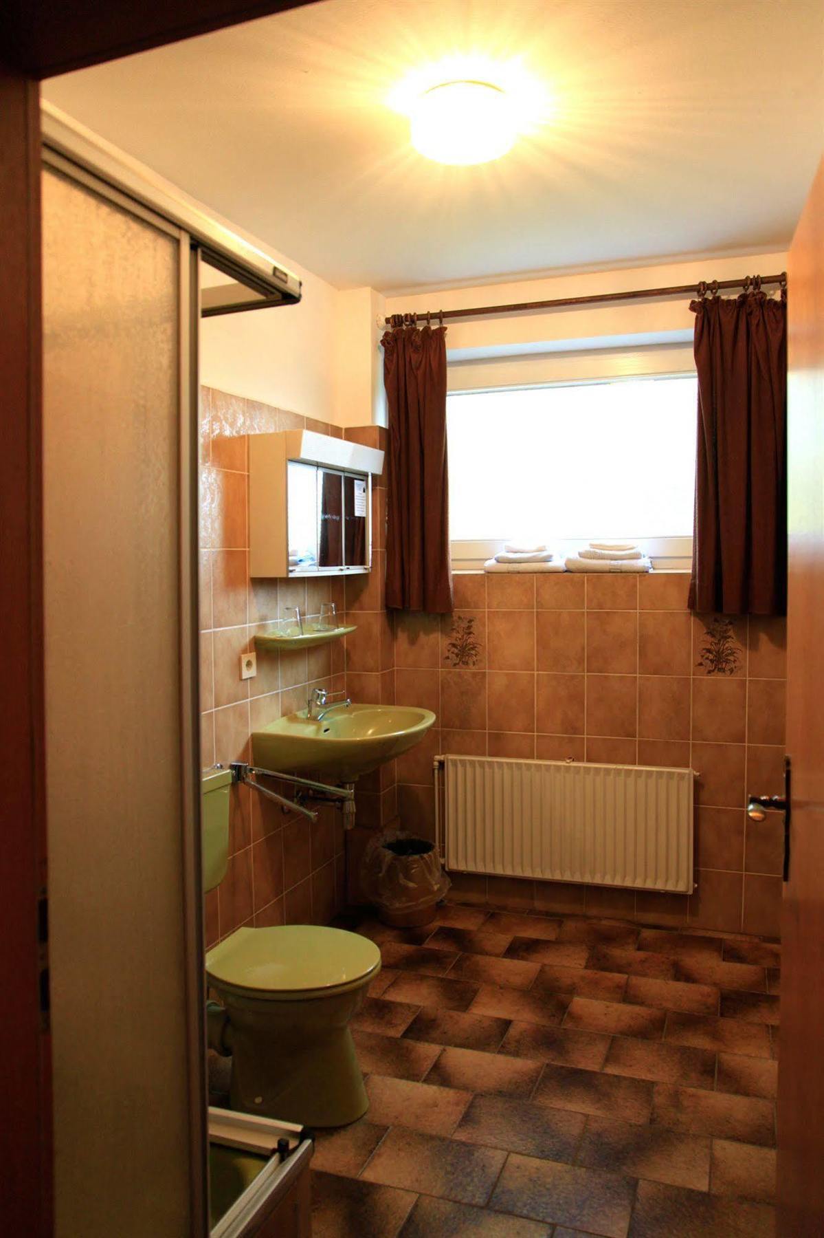 Hotel Wilhelmsburger Hof 2*