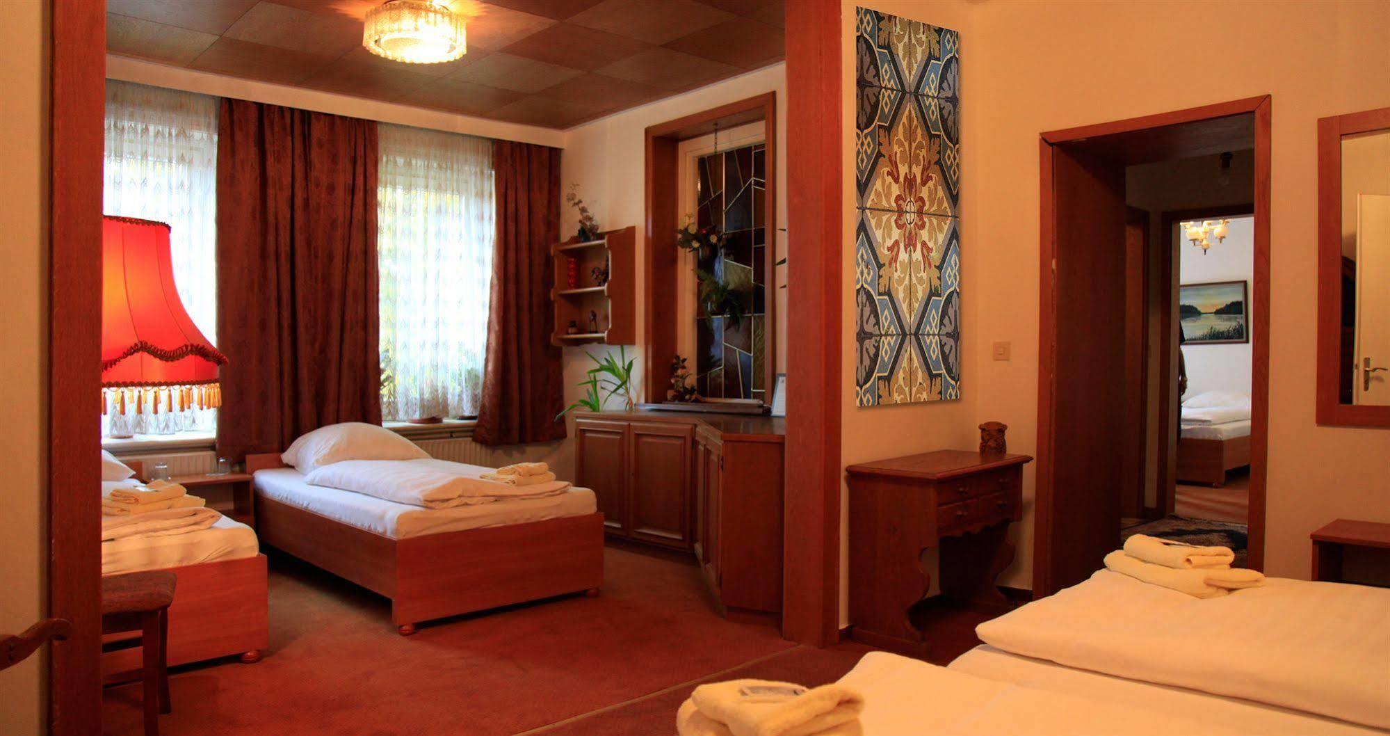 Hotel Wilhelmsburger Hof 2*