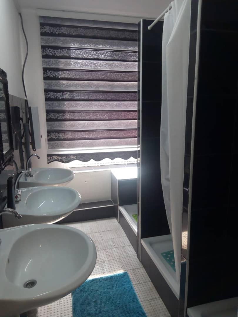Hostel Ab 8€ *