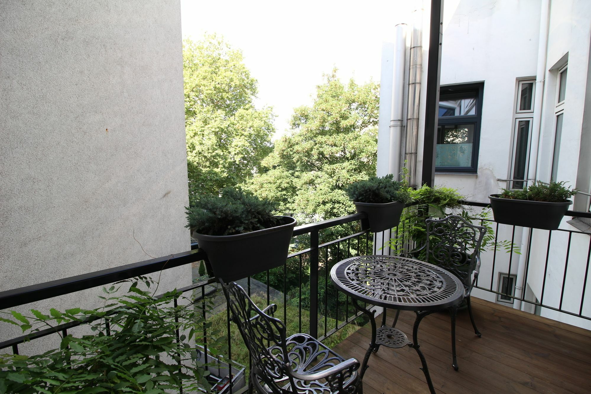 Exclusive Station Apartment
