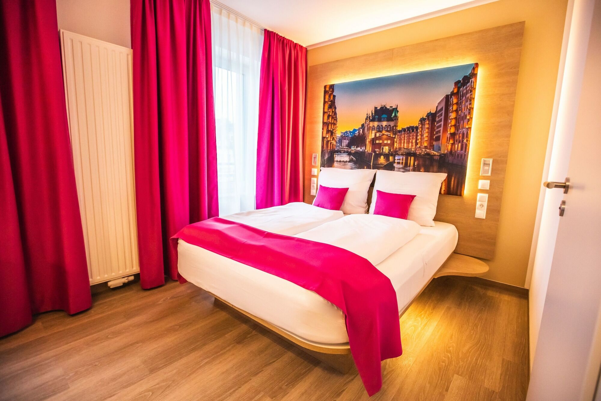 Luckys Gmbh Hotel Hamburg
