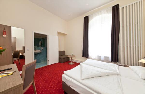 Holstenwall Neustadt 3*