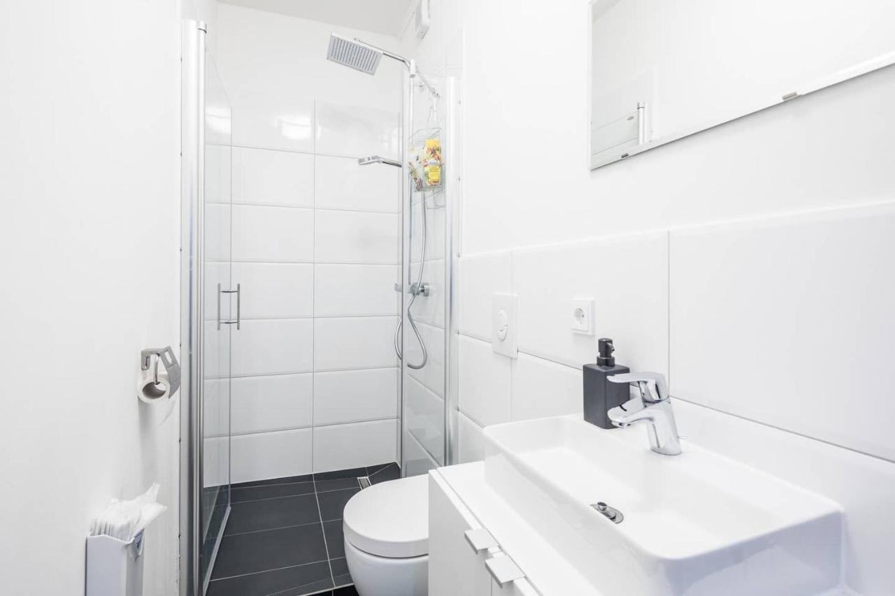 Apartment Generous Family-apartment With Two Seperate Bedrooms Close To The U-bahn *