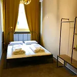 Goldhostel