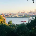 Bezaubernde Gästesuite mit Terrasse im Hinterhof