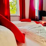 Hotel 66