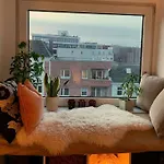Central Artist Apartment, Skyline View & Breakfast Inclusive
